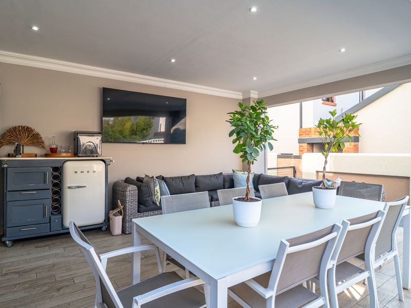 3Bdr House in Estate PLUS it comes fully furnished and to be sold as is!! - Photo 1