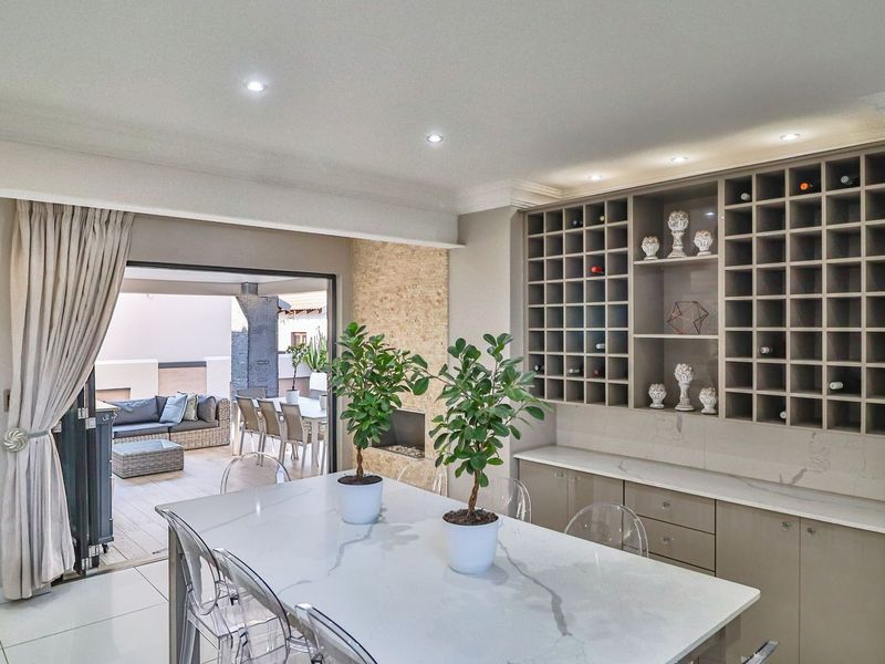 3Bdr House in Estate PLUS it comes fully furnished and to be sold as is!! - Photo 2