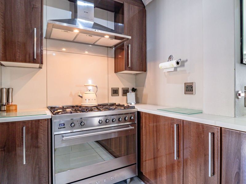 3Bdr House in Estate PLUS it comes fully furnished and to be sold as is!! - Photo 8