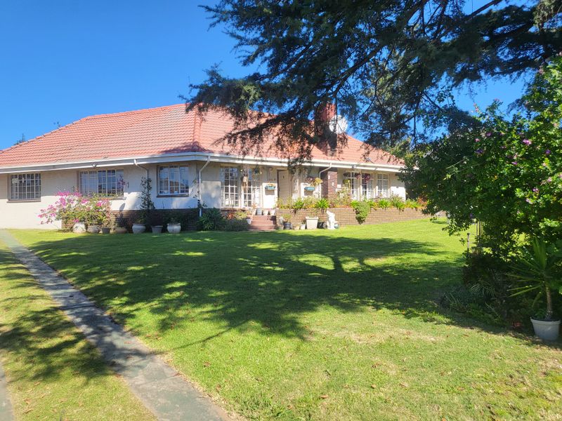 Spacious 3-Beds Family Home in Quiet & Safe Mondeor for sale - Photo 2