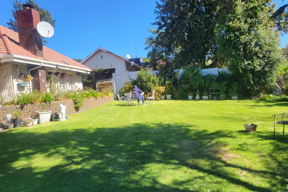 Spacious 3-Beds Family Home in Quiet & Safe Mondeor for sale - Photo 5