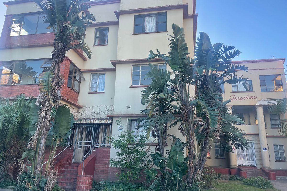 Steal of a Deal –  2 Bedroom Flat at an Unbeatable Price - Photo 2
