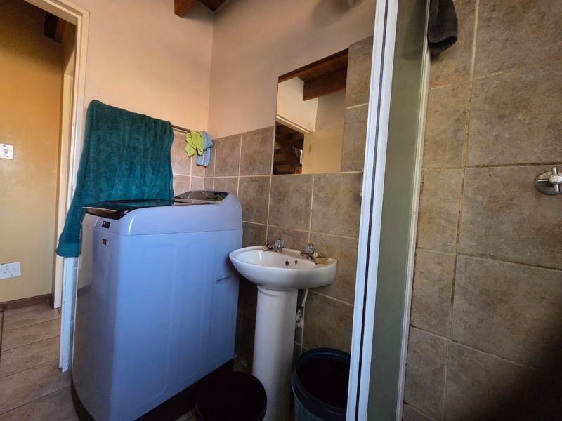 Modern Double-Storey Townhouse with Private Garden in Montana - Photo 10