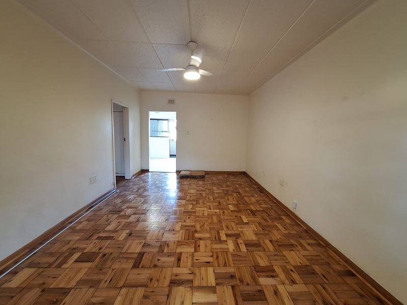 Flat For Sale In Durban - Photo 5