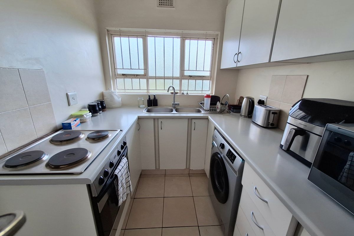 Flat For Sale In Durban - Photo 2