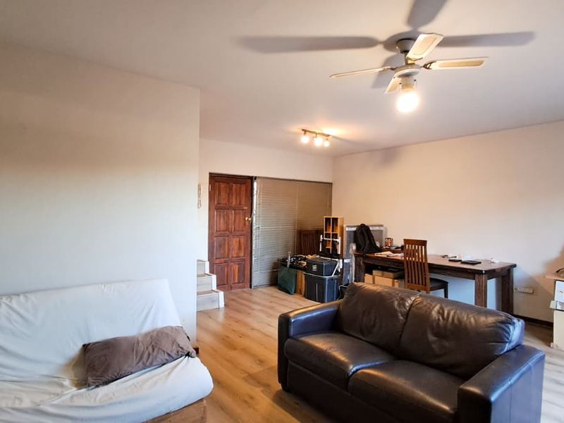 Spacious and well-maintained 3-bedroom townhouse ! - Photo 4