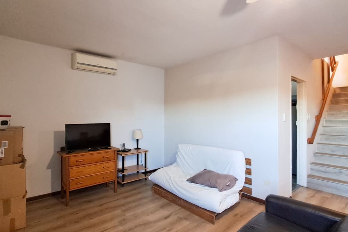 Spacious and well-maintained 3-bedroom townhouse ! - Photo 5