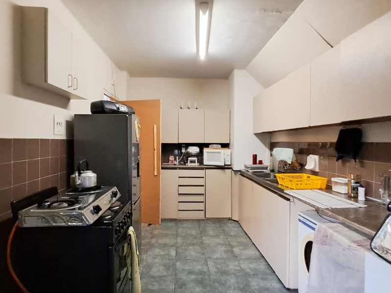 Spacious and well-maintained 3-bedroom townhouse ! - Photo 10
