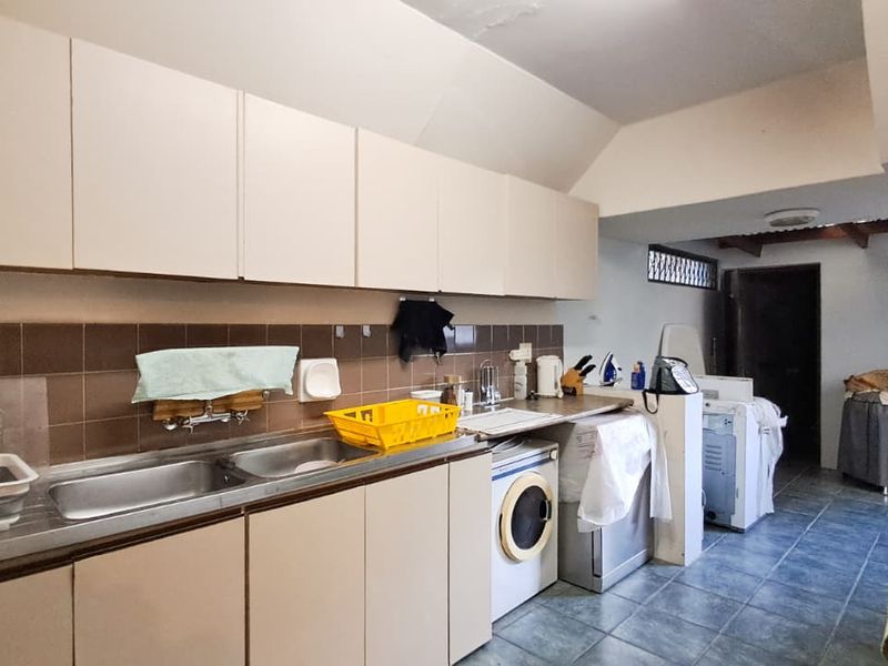 Spacious and well-maintained 3-bedroom townhouse ! - Photo 9
