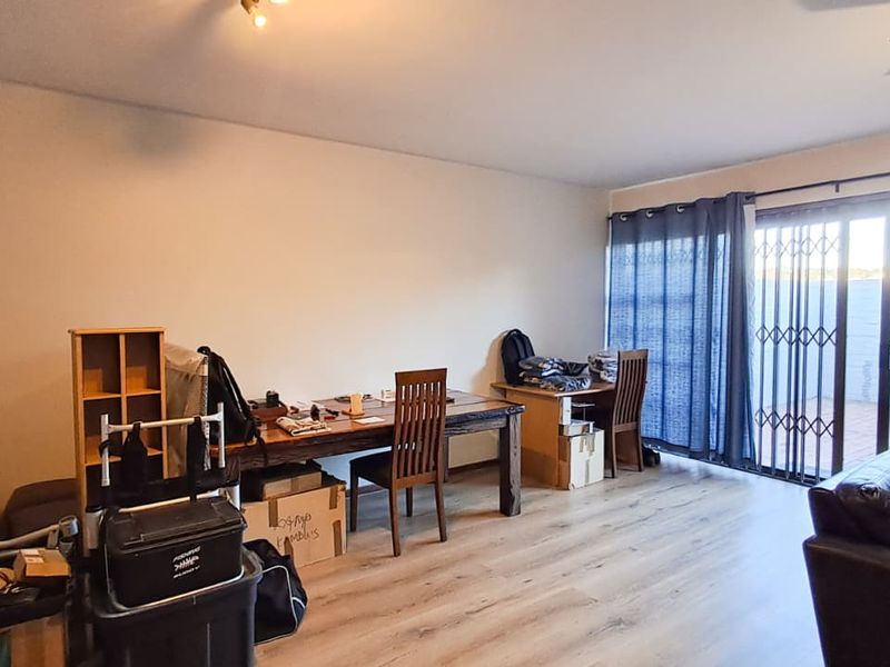 Spacious and well-maintained 3-bedroom townhouse ! - Photo 7
