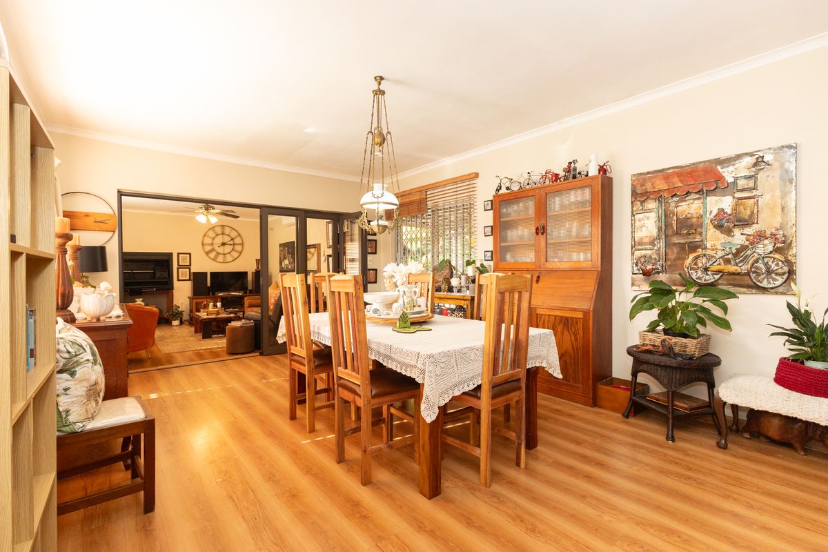 Spacious 5 Bedroom Family Home in Sought-After Brackenfell Ferndale - Photo 4