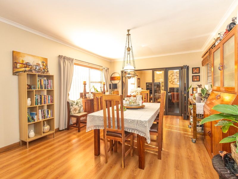 Spacious 5 Bedroom Family Home in Sought-After Brackenfell Ferndale - Photo 3