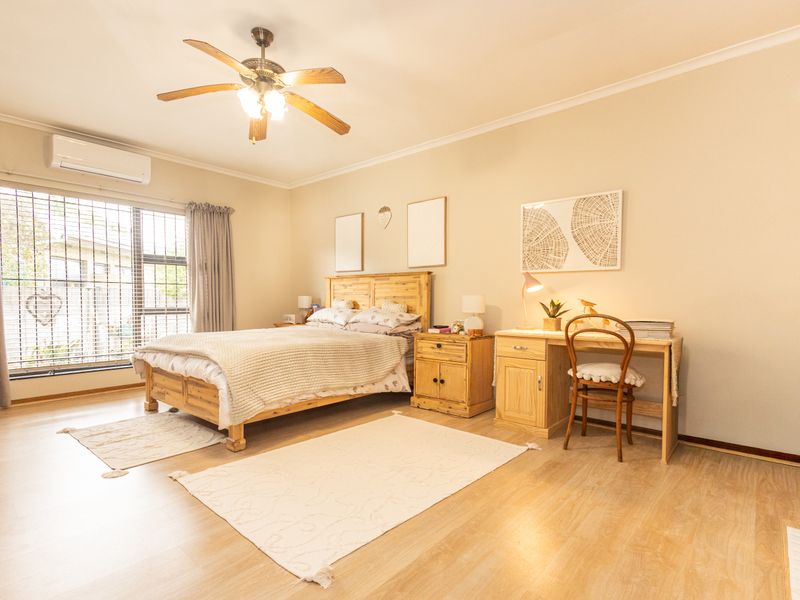 Spacious 5 Bedroom Family Home in Sought-After Brackenfell Ferndale - Photo 8