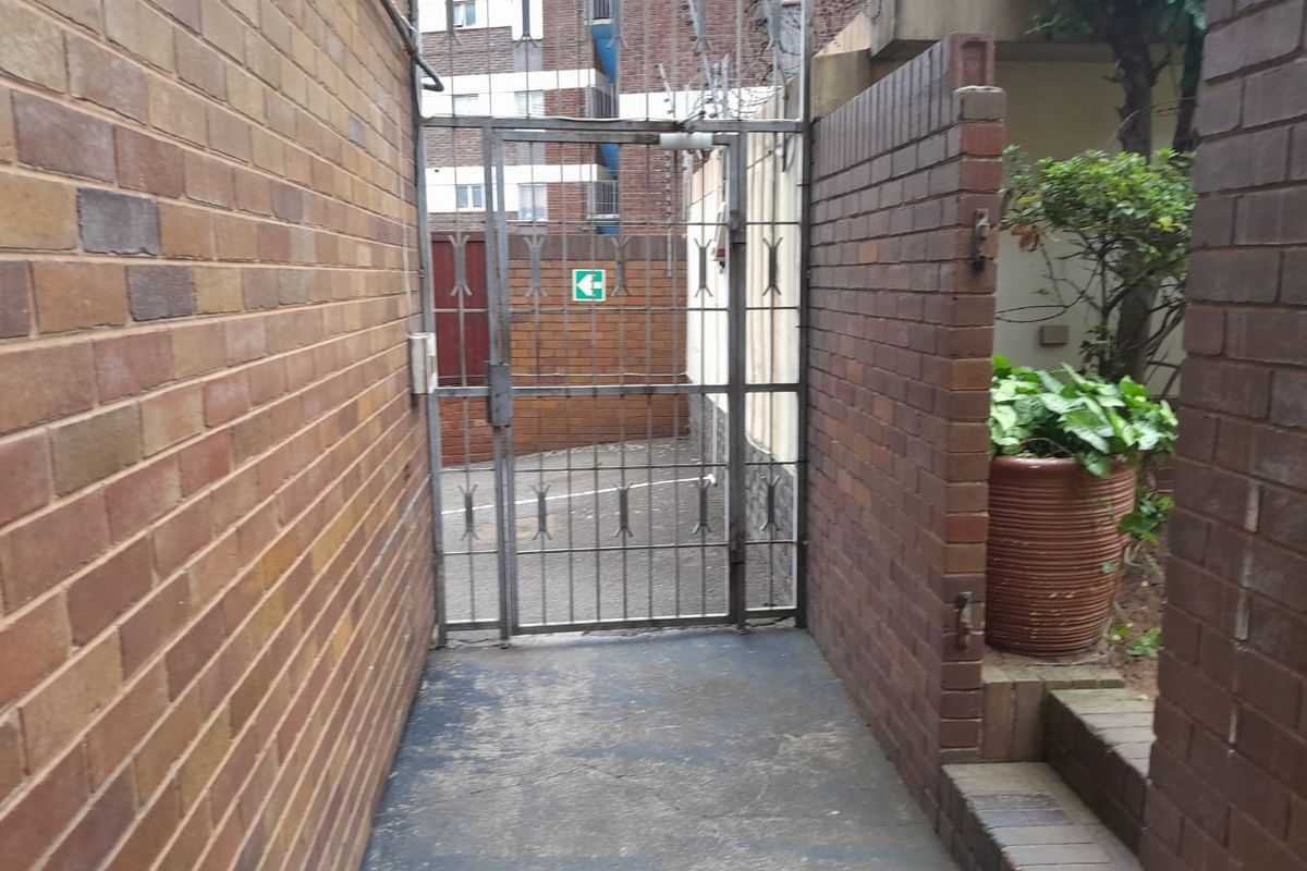 Apartment For Sale In Durban - Photo 4