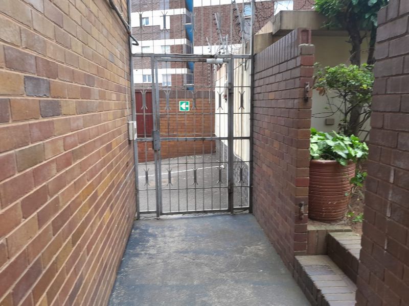Apartment For Sale In Durban - Photo 4