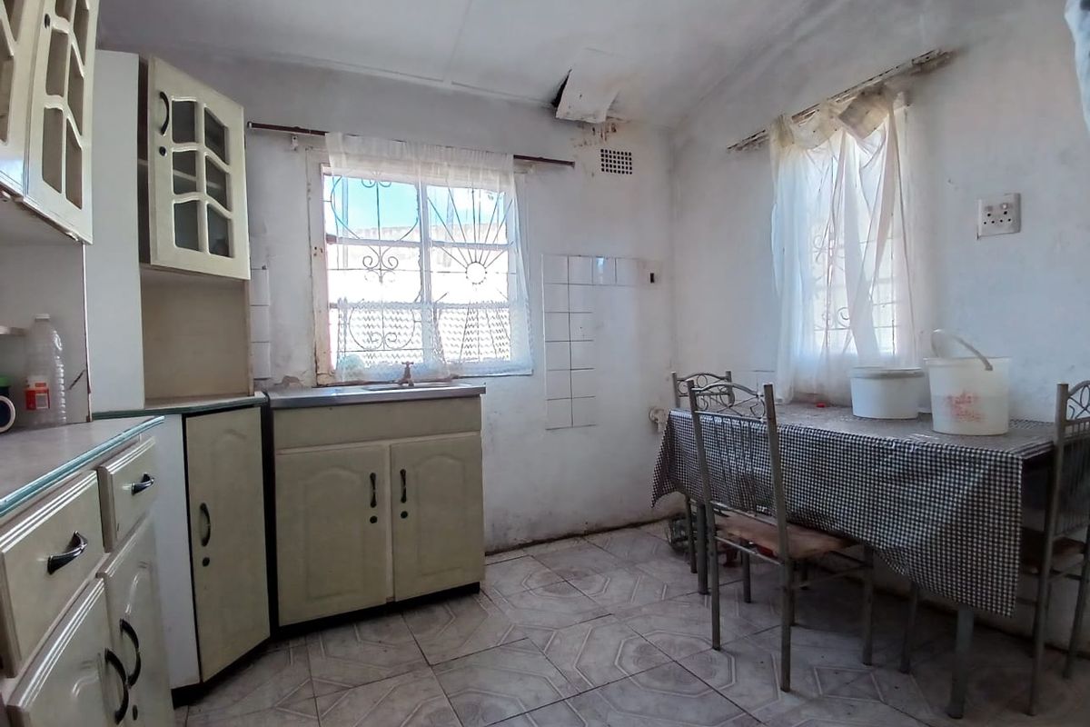 Affordable 4-Room House in the Heart of Mdantsane - Photo 5