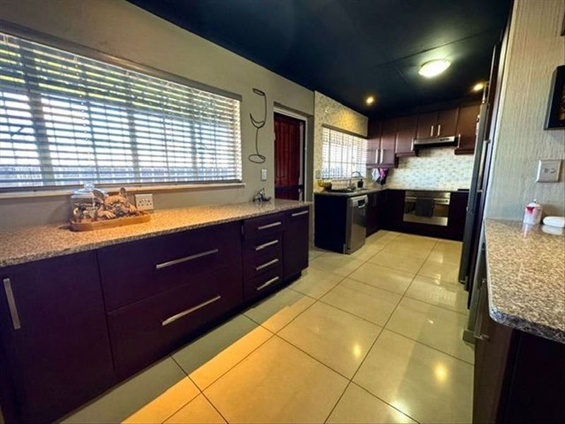 Single Storey Conventional - Photo 4