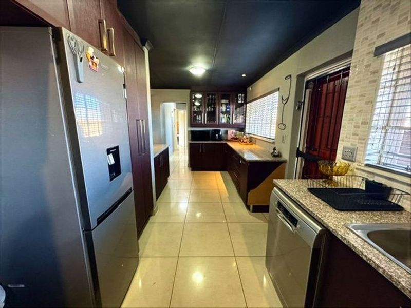 Single Storey Conventional - Photo 6