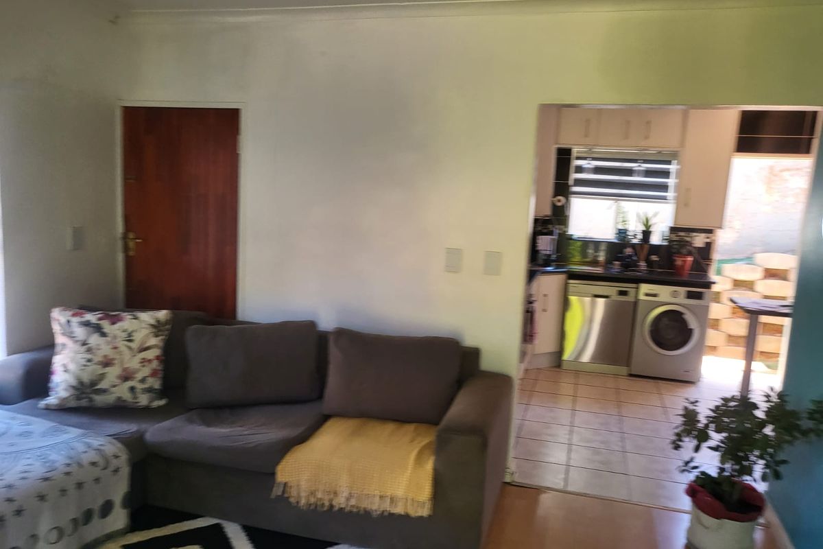 Modern 3 Bedroom Townhouse for Sale in Ridgeway Gardens - Photo 4
