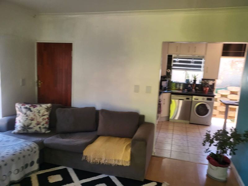 Modern 3 Bedroom Townhouse for Sale in Ridgeway Gardens - Photo 4