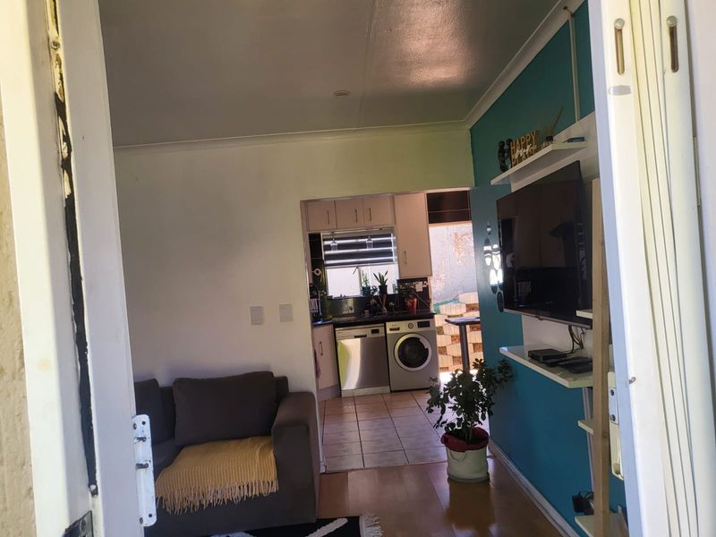Modern 3 Bedroom Townhouse for Sale in Ridgeway Gardens - Photo 3