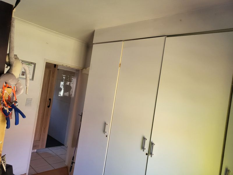Modern 3 Bedroom Townhouse for Sale in Ridgeway Gardens - Photo 9