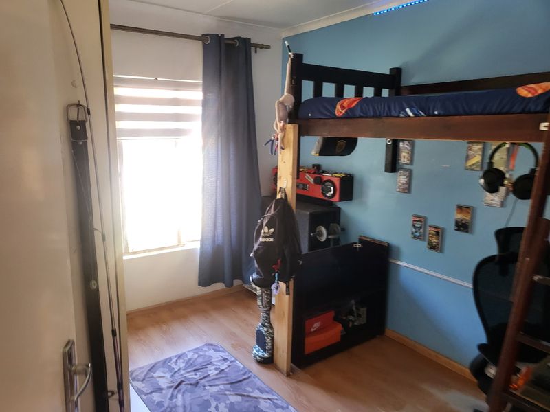 Modern 3 Bedroom Townhouse for Sale in Ridgeway Gardens - Photo 7
