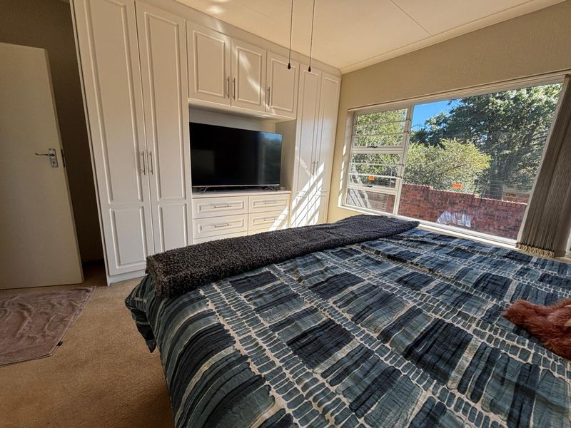Spacious 3-bedroom, 2-bath cluster home featuring a Zozo house Very Low Levies. - Photo 10