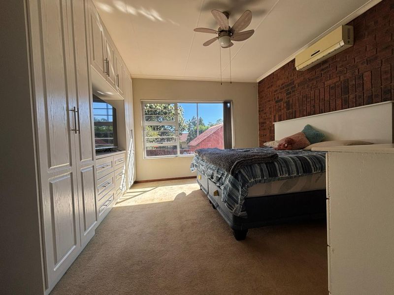 Spacious 3-bedroom, 2-bath cluster home featuring a Zozo house Very Low Levies. - Photo 9