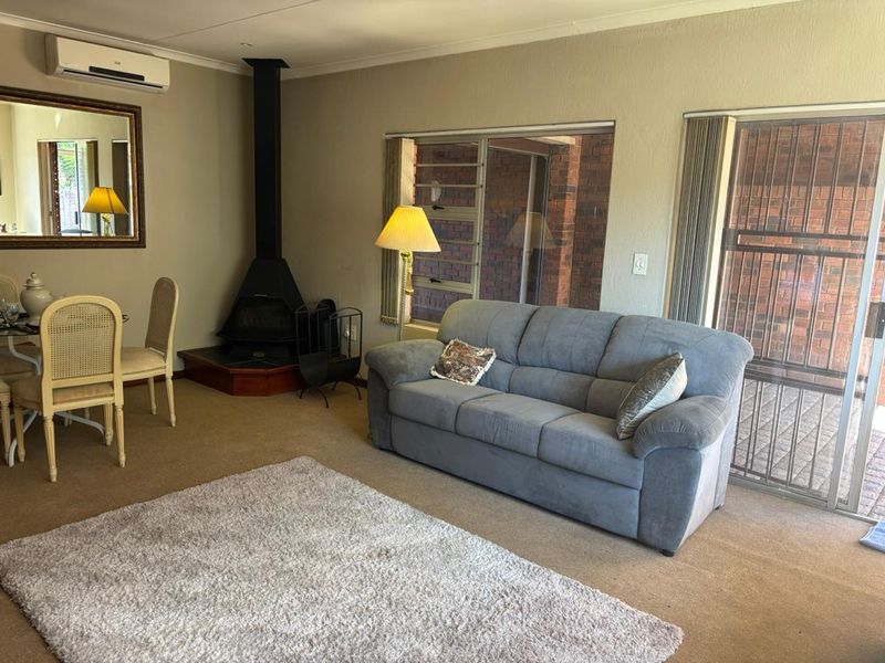 Spacious 3-bedroom, 2-bath cluster home featuring a Zozo house Very Low Levies. - Photo 6