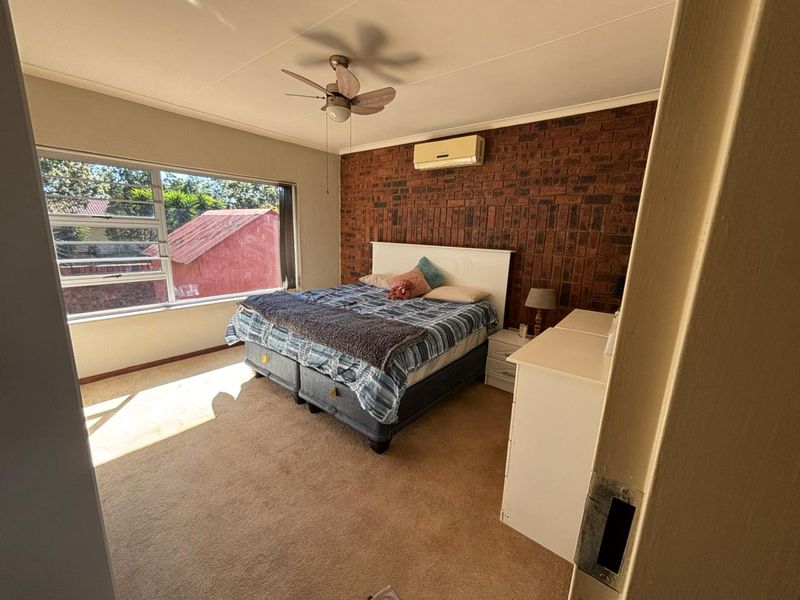 Spacious 3-bedroom, 2-bath cluster home featuring a Zozo house Very Low Levies. - Photo 8