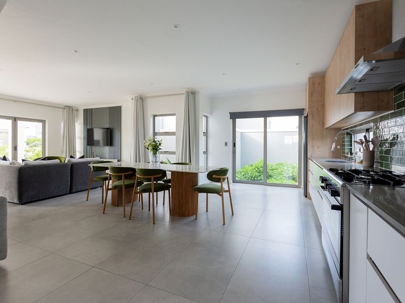 Modern Estate Living for Golfers, Families and Holiday-Home Buyers - Photo 3