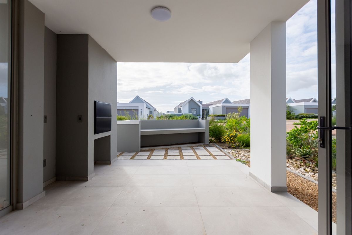 Modern Estate Living for Golfers, Families and Holiday-Home Buyers - Photo 5