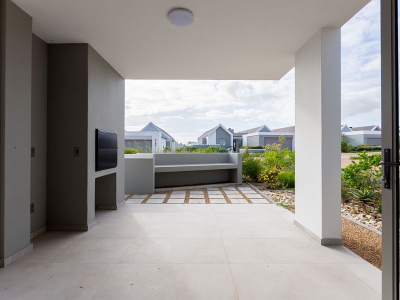 Modern Estate Living for Golfers, Families and Holiday-Home Buyers - Photo 5