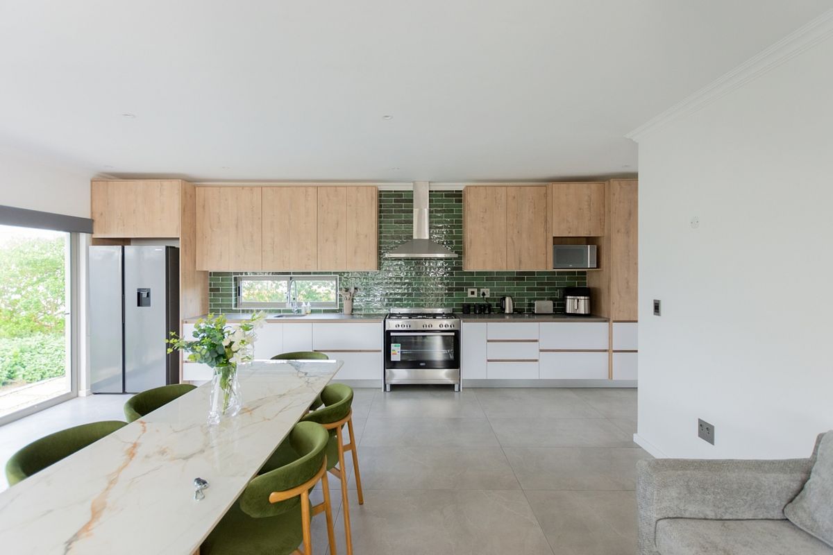 Modern Estate Living for Golfers, Families and Holiday-Home Buyers - Photo 2