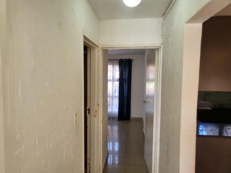Modern Ground Floor Living in Secure Club Tuscany – Mondeor - Photo 10