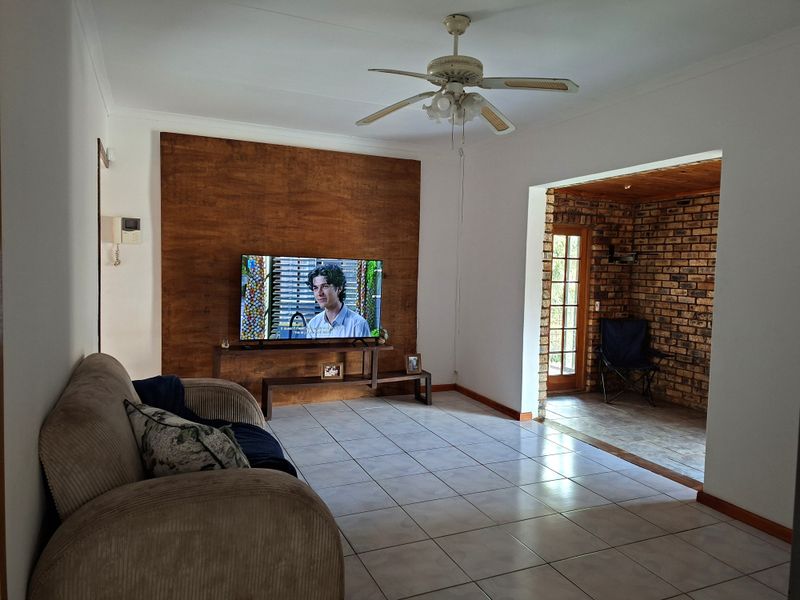 Lovely 2-bedroom home to rent in Strelitzia Park. - Photo 5
