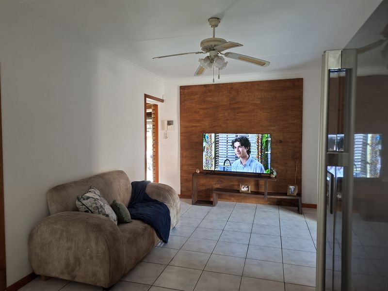 Lovely 2-bedroom home to rent in Strelitzia Park. - Photo 6