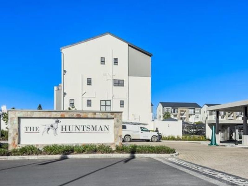 Contemporary 3-Bedroom Apartment in The Huntsman! - Photo 1