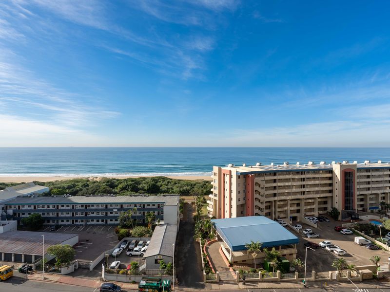Coastal Charm Meets Comfort  | 2 Bedroom Apartment. - Photo 2