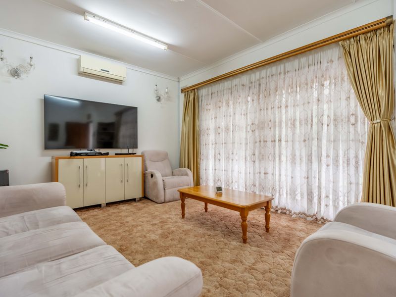 Charming Starter Home with Income-Generating Granny Flat! - Photo 8