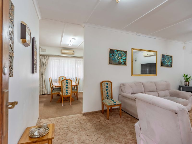 Charming Starter Home with Income-Generating Granny Flat! - Photo 9
