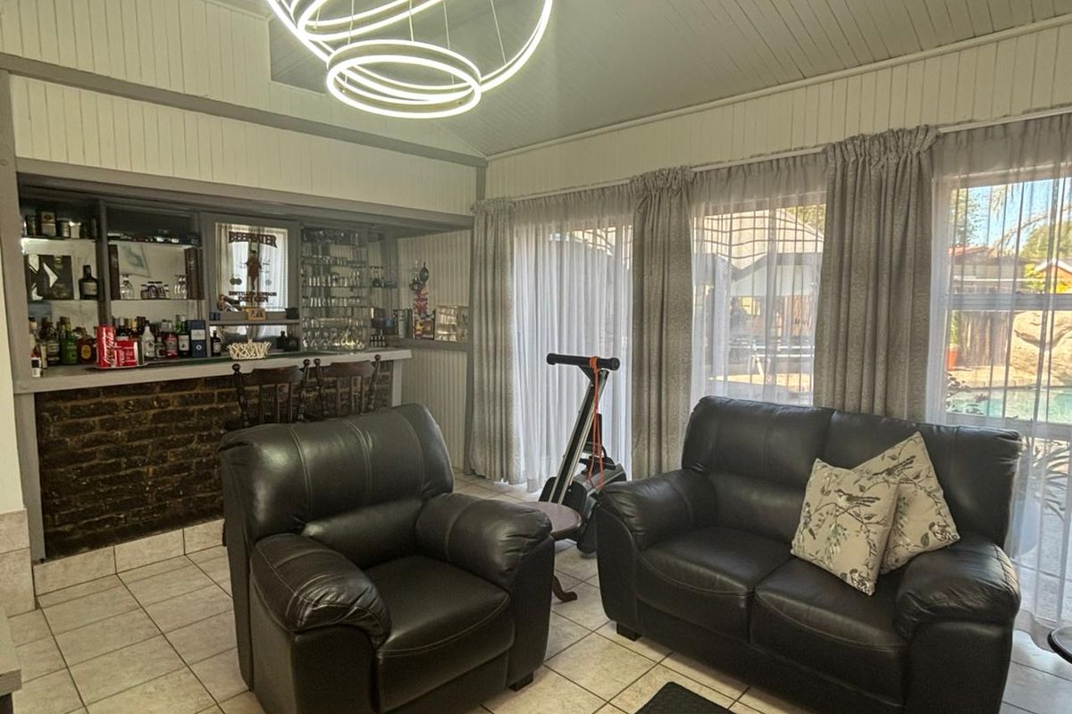 Spacious home featuring a spacious flatlet and a pool. - Photo 5