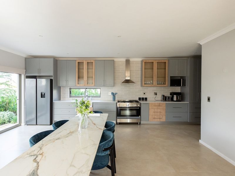 Double-Storey Estate Home Designed for Comfort and Convenience - Photo 8