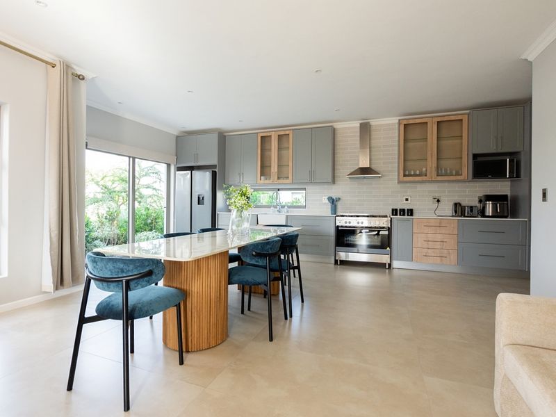 Double-Storey Estate Home Designed for Comfort and Convenience - Photo 7