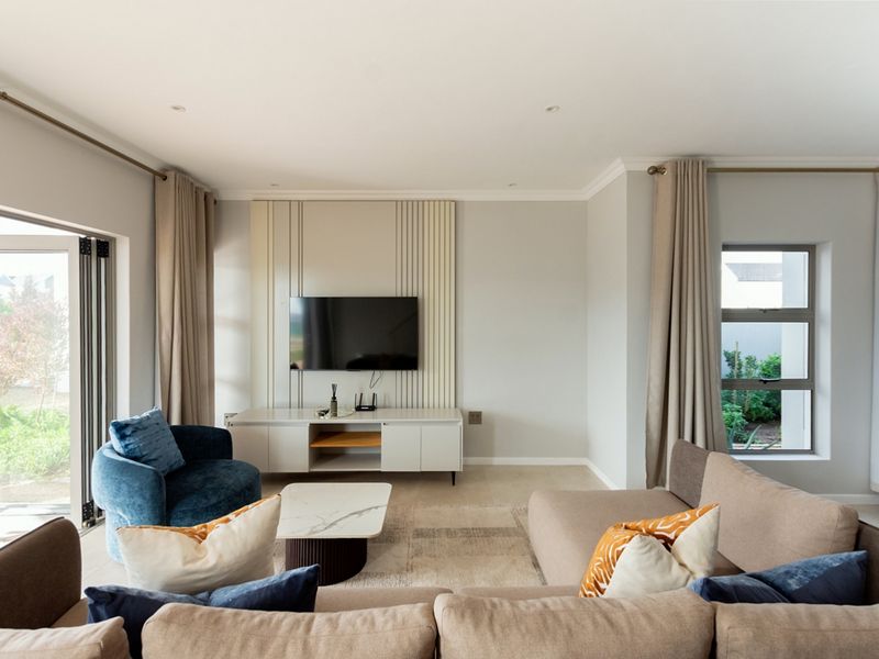 Double-Storey Estate Home Designed for Comfort and Convenience - Photo 6