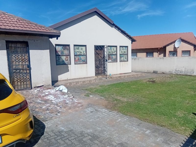 House For Sale at Clewer - Photo 4