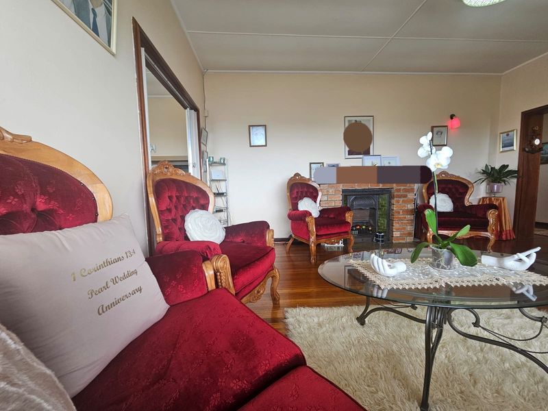 Spaciouse 4 bedroom family home situated in Berea with a double garage - Photo 10
