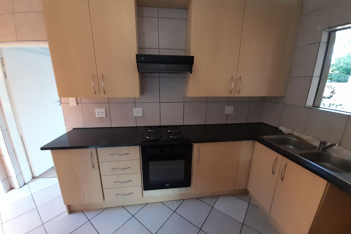 Duplex Townhouse @ R13,500 - Photo 4