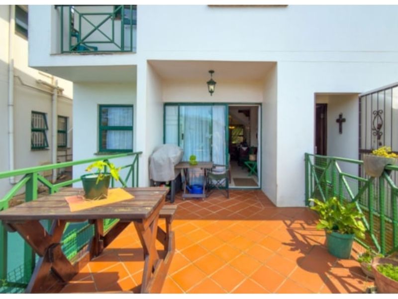 Three bed two bathrooms with sea views. - Photo 3
